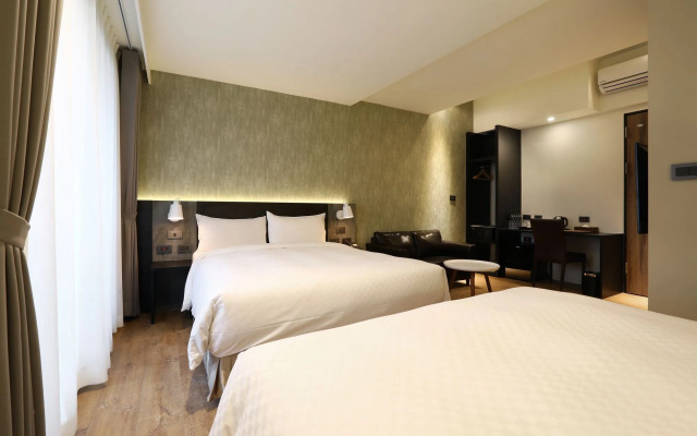 KUN Tour Hotel Feng Chai