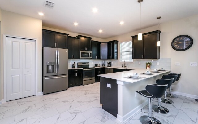 1684 Moonvalley Drive