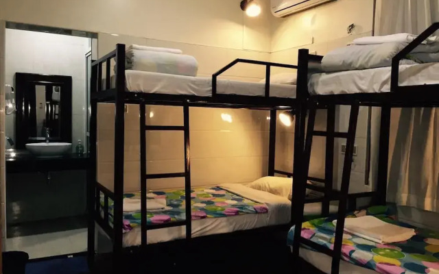 Mr. Charles Guest House - Hostel