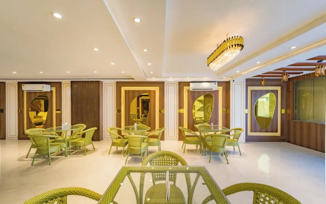 Shiv Rudraksh Resort - Near Assi Ghat