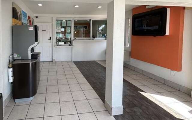 Studio 6 Suites – Bellflower, Ca  - Los Angeles