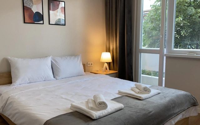 Stylish Top Centre Apartment for 4 guests