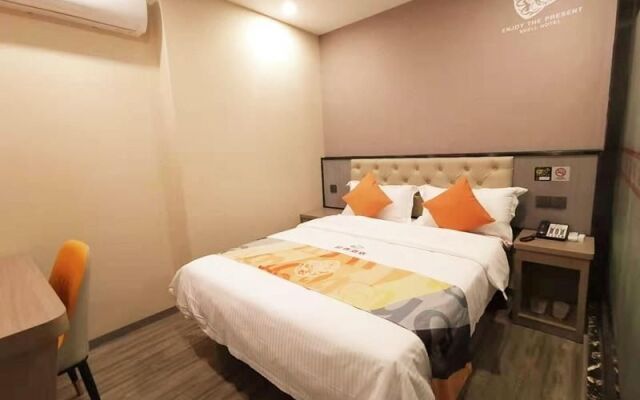 Shell Hotel Shanghai Jinshan Wanda Plaza