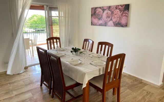 2 Rooms, 4 Beds, Pool, 5min Beach White Sand