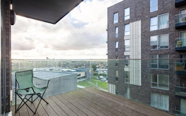 Impeccable 2-bed Apartment in Wembley