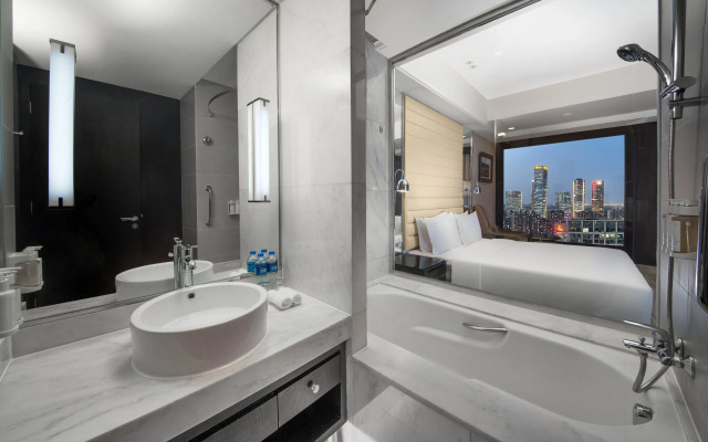 Holiday Inn Beijing Focus Square by IHG