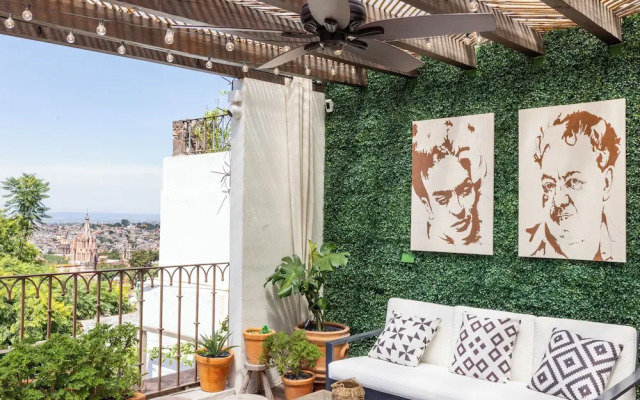 Panoramic Paradise 3BR Overlooking SMA