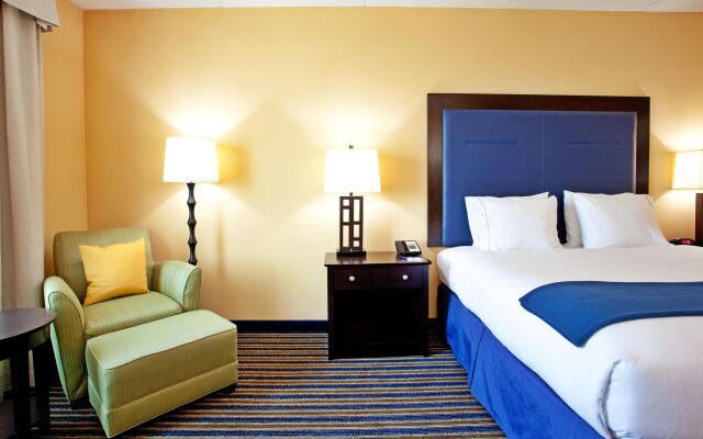 Holiday Inn Express & Suites Wilmington-Newark