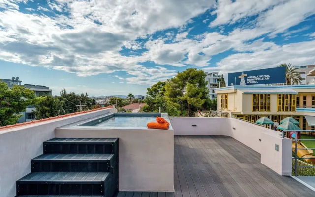 Alimos Luxury 3Bd w Outdoor Jacuzzi