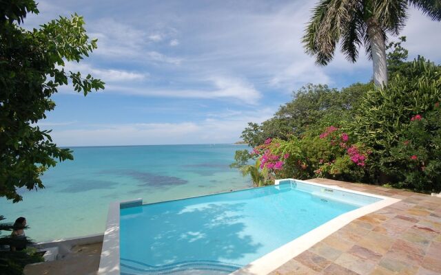 Culloden Cove, 5BR by Jamaican Treasures