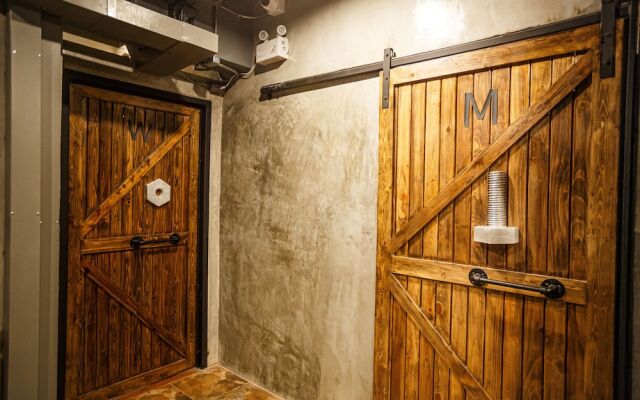 Episode 11 Hostel