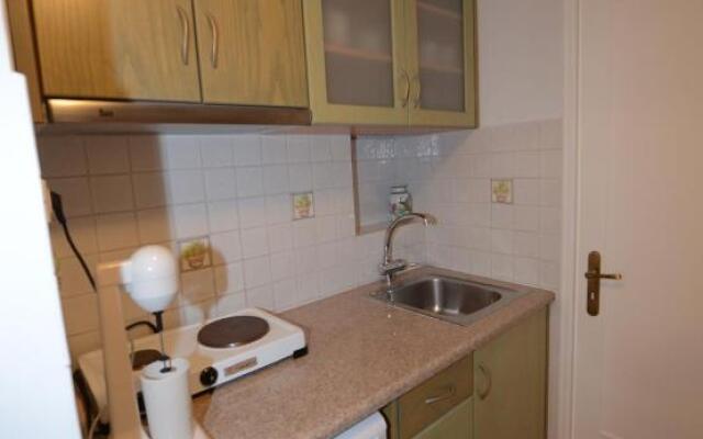 Konstantza Studios And Apartments