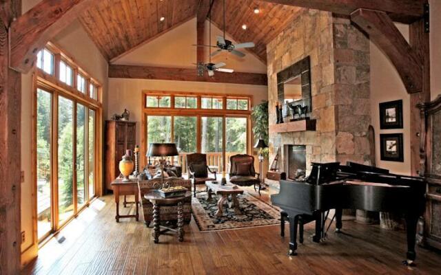 Pine Hollow by Stewart Mountain Lodging