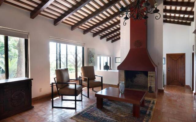 3 Bedroom Spacious Villa with Pool & Lake view
