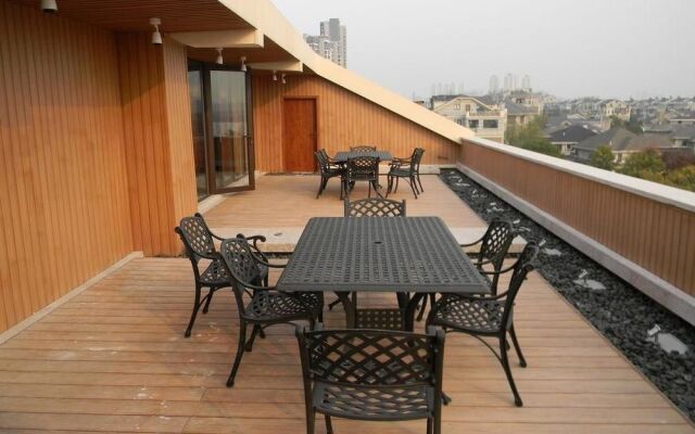 Hubing Spring Season Hotel