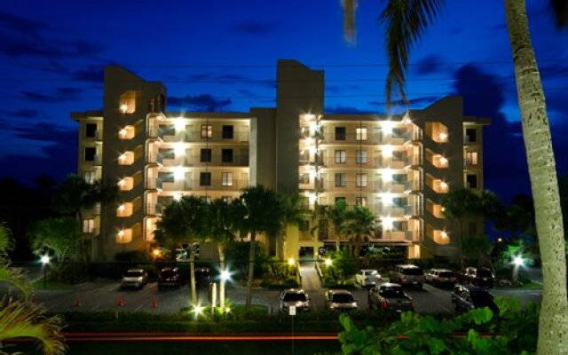 Vanderbilt Beach And Harbour Club