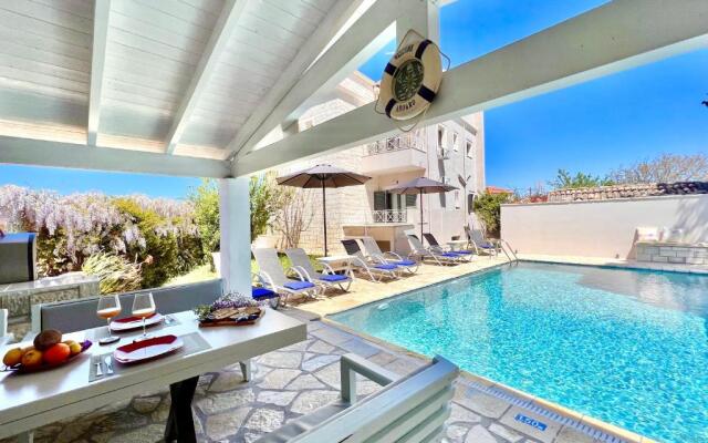 Beach Villa Heart House with private pool