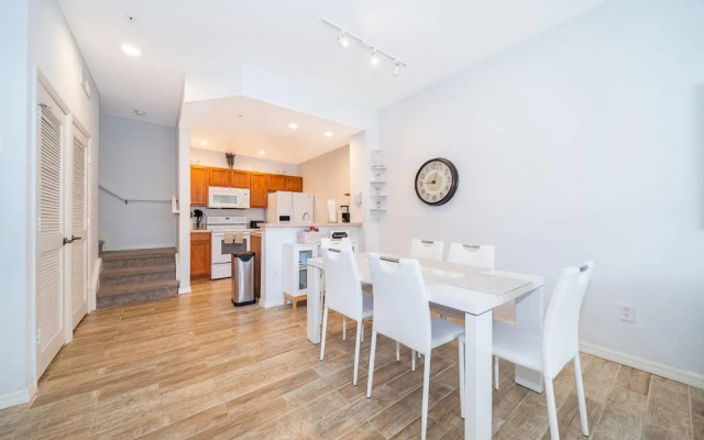 Enchanted Townhome Near Disney Parks 3Br