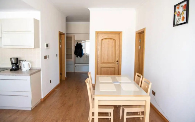 Lovely 2 BR unit with city view