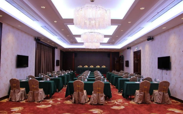 Baofeng Hot Springs Hotel