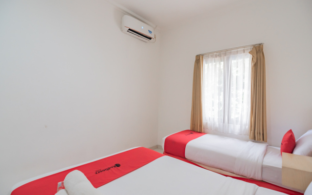 RedDoorz near Alun Alun Bandung 3