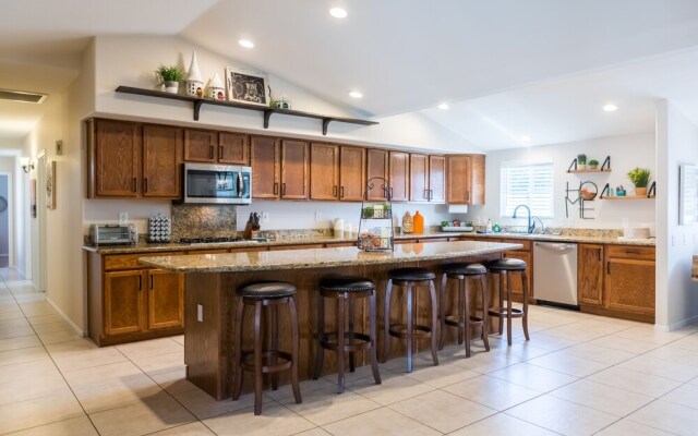 12730 Avondale