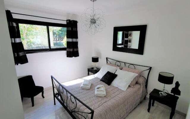 VILLA LUCIA, 8 PERS, au calme, proche plage à Vieux-Boucau