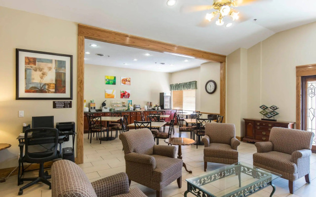 AmericInn by Wyndham Cedar Rapids North