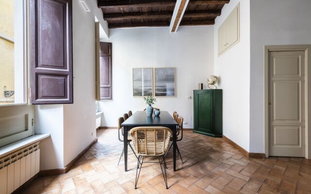 Sonder — Piazza dell'Orologio