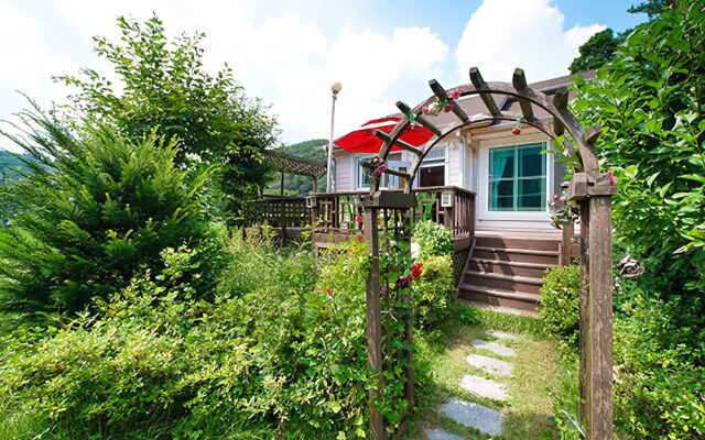 Yangpyeong Dandelion Pension