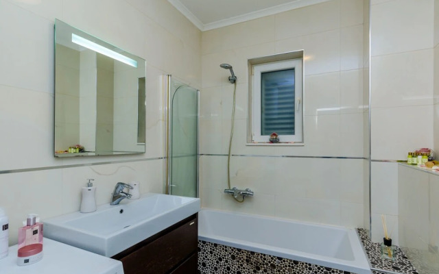 Magellan Deluxe Two