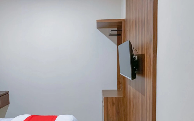 RedDoorz Plus @ D San Residence Buah Batu