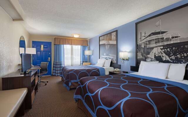 Super 8 by Wyndham Hammond
