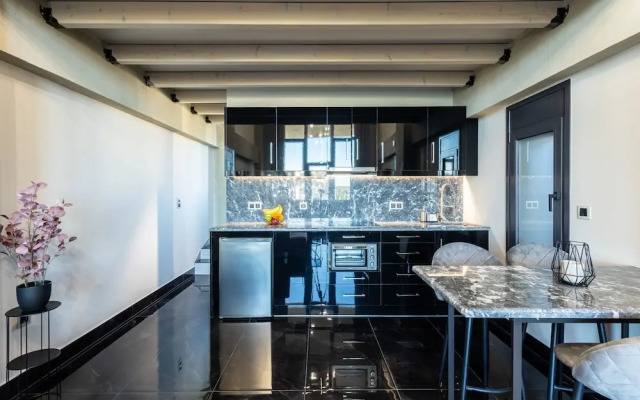 Ventiri Lofts - Luxury Penthouse w Home Cinema
