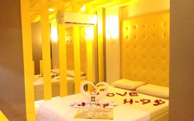 Hotel 99 Monumento Caloocan
