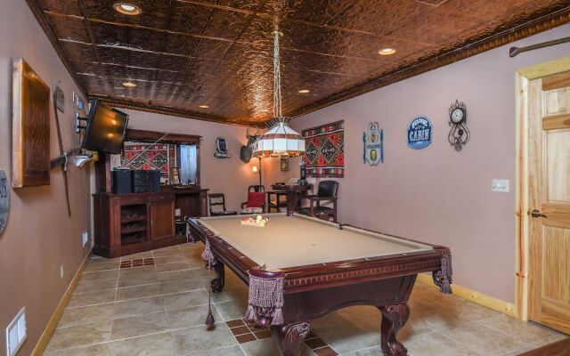 Cozy Cabin 4 Bedroom House