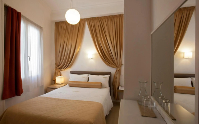 Metropolis Hotel