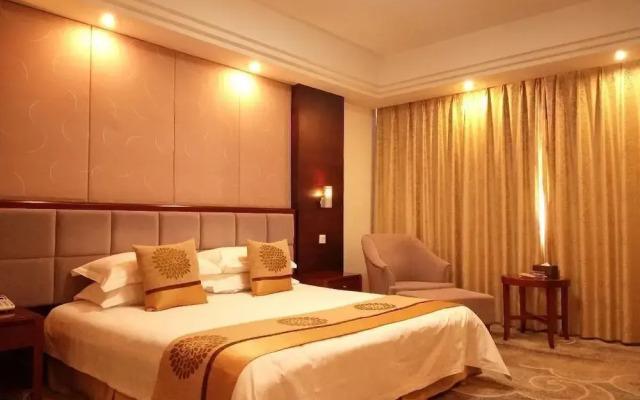 Jiuhuashan Center Hotel