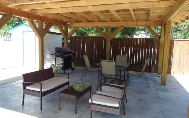 Ray Lyn Motel
