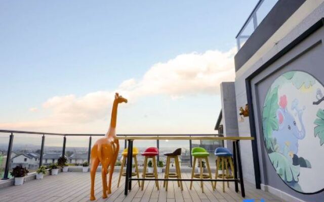 Dali cute elephant Parent-child Hotel