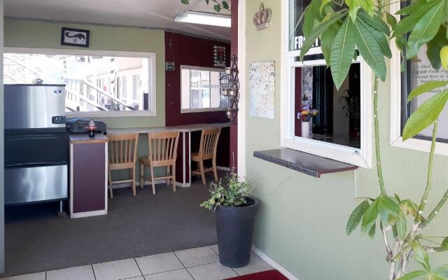 OYO Hotel Kings at Clovis