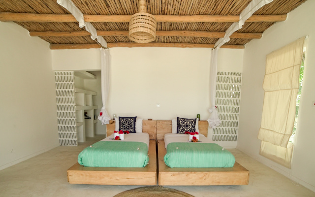 Zanbluu Beach Hotel
