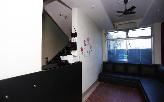 OYO Flagship 4655 Home Stay Hotel Vihar