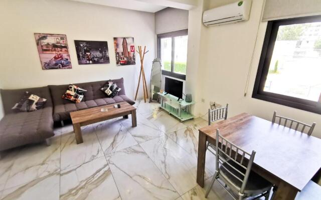 Mimi's Sunny Beach Apartment
