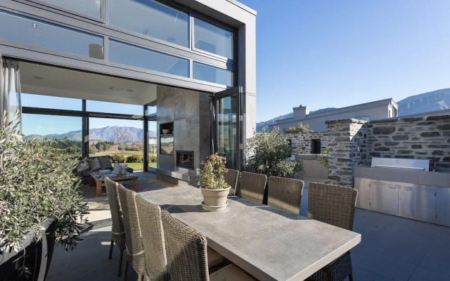 Luxury Arrowtown Opulence