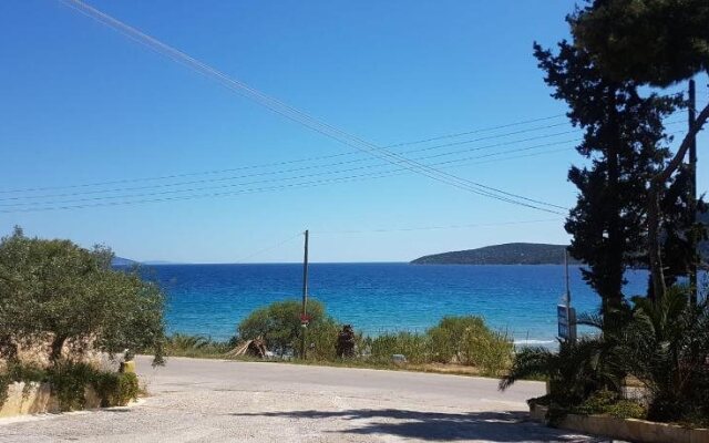 Tolon Beach Hotel