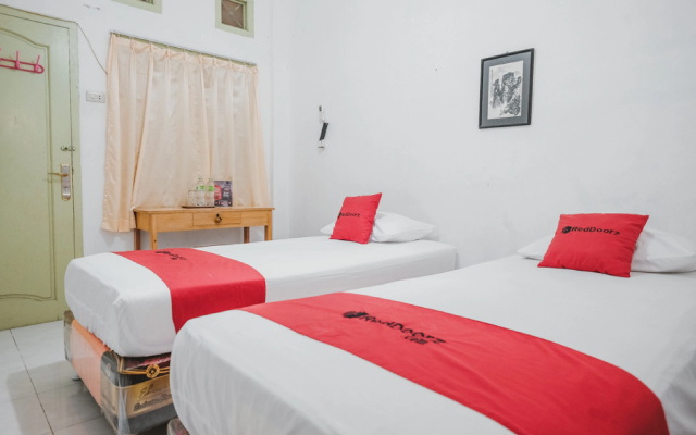 RedDoorz near Kartini Mall Lampung