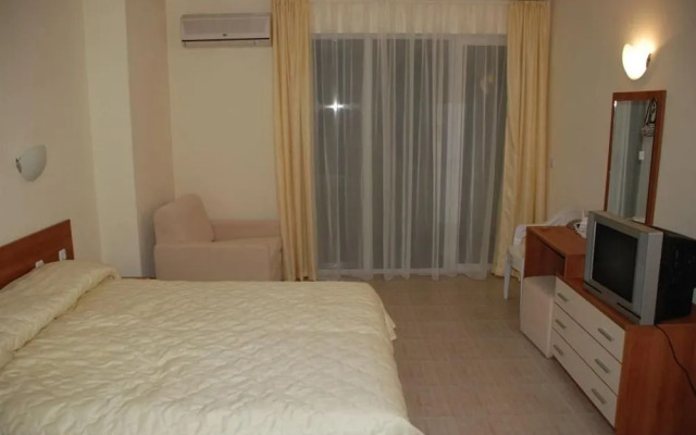 Pollo Resort Mikosta Apartments