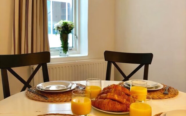 Victoria Station Apartment