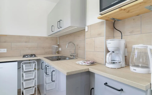 Bukowska Biurko & Smarttv by Renters